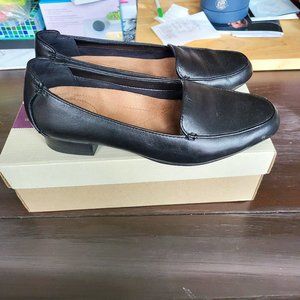 Clarks women's loafer size 7